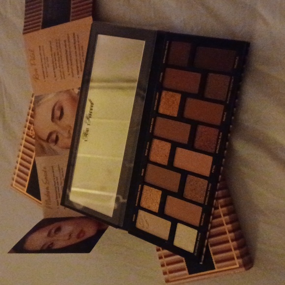 Too Faced. Born This Way. Natural Nudes - Picture 6 of 8
